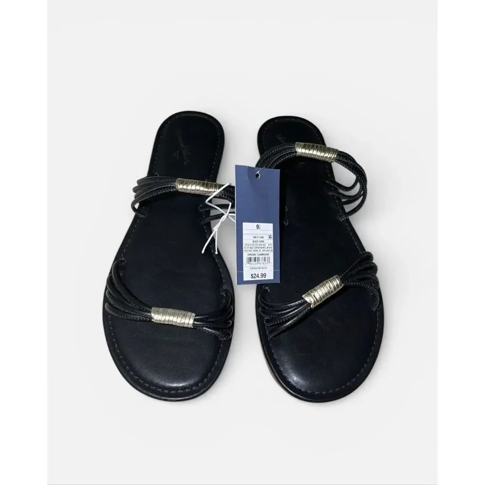 Universal Thread Black Flat Sandals 9.5